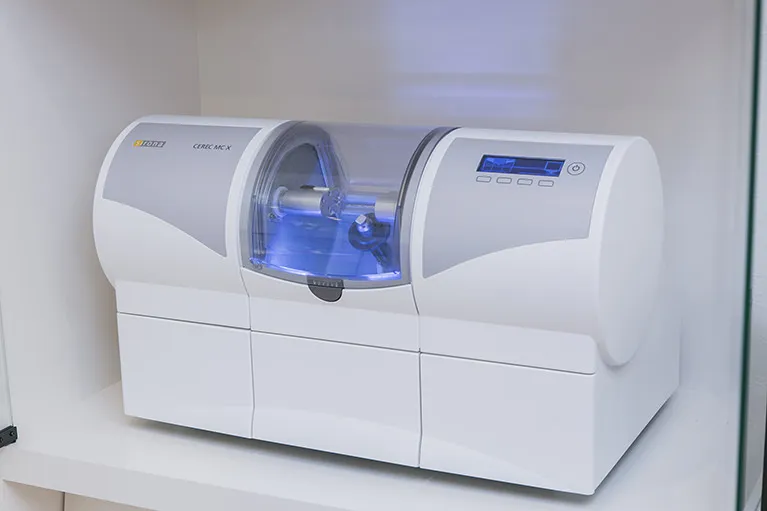 見た目と機能を重視したワンランク上の審美治療